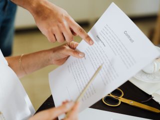 Zdjęcie do artykułu: Jak napisać poprawną umowę handlową?